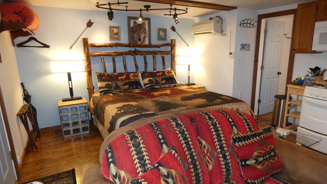 Photo of Bedroom in West Yellowstone