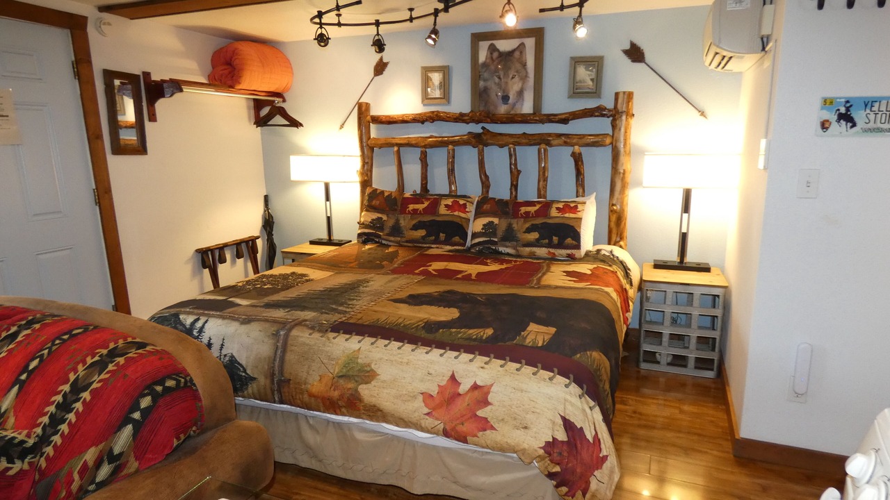 Photo of Bedroom in West Yellowstone
