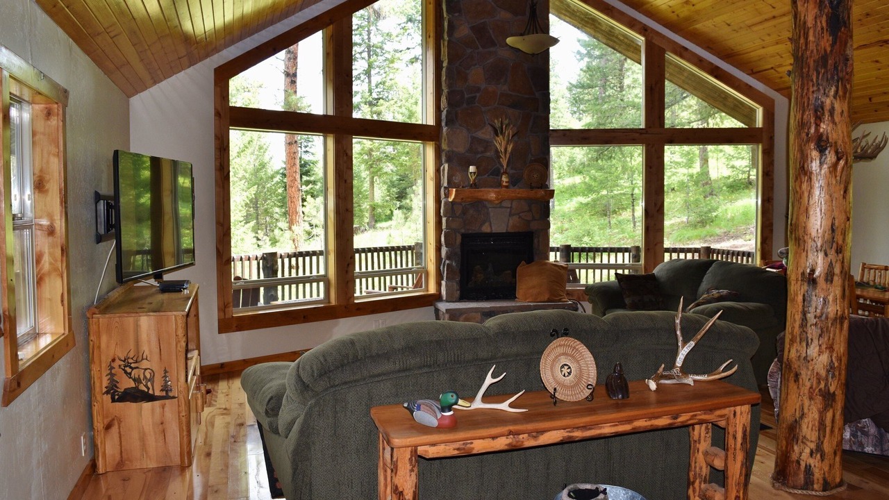 Photo of Livingroom in New Meadows