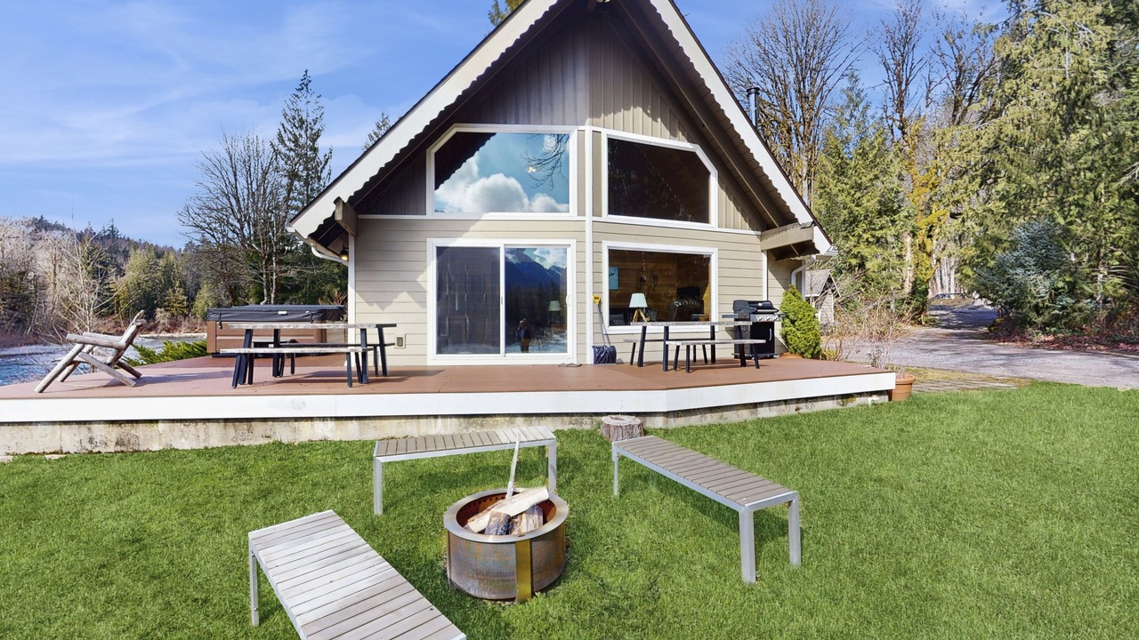 Photo of Outdoor in Gold Bar