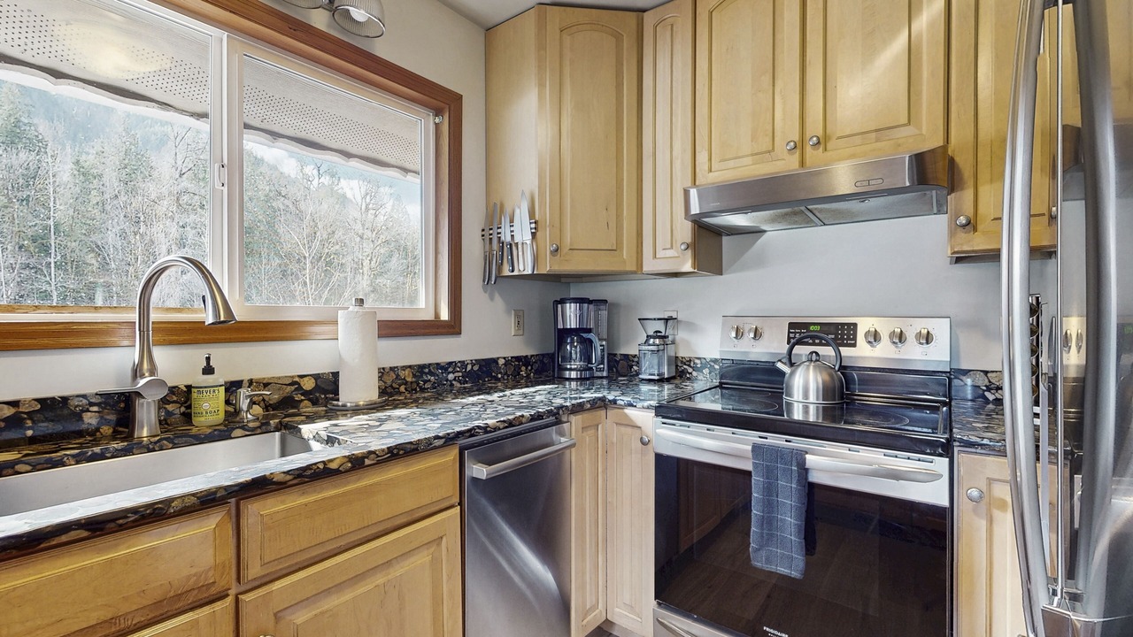 Photo of Kitchen in Gold Bar