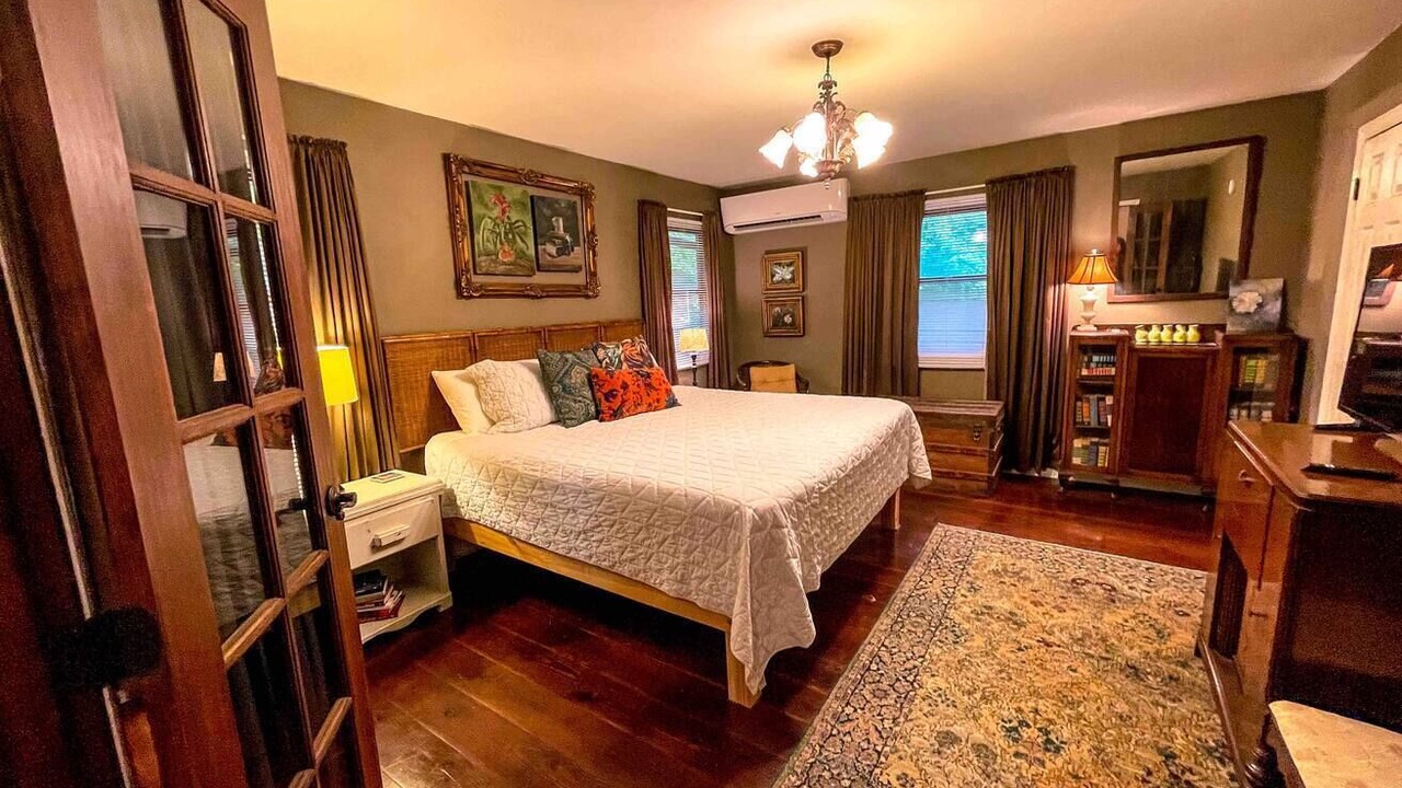 Photo of Bedroom in Montevallo