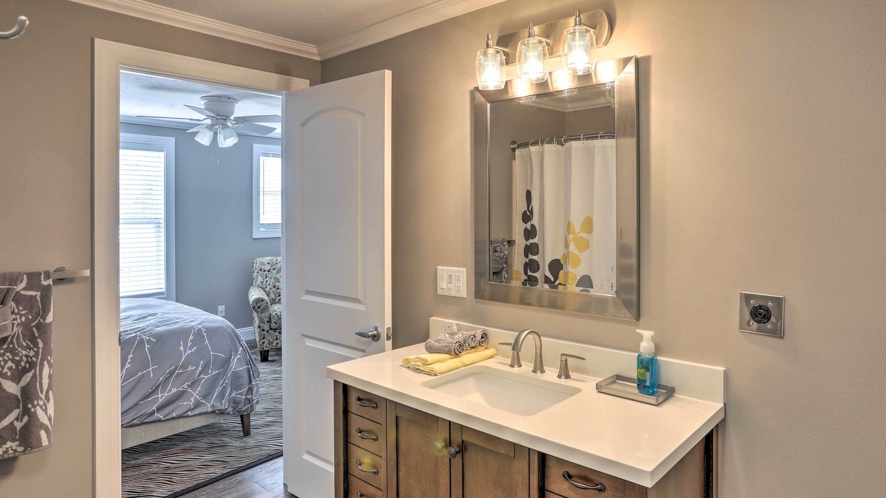 Photo of Bathroom in Lorain