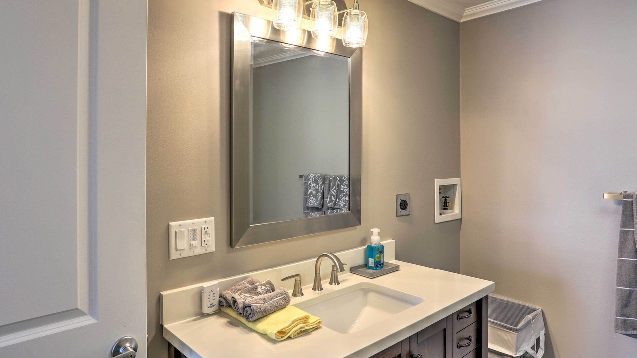 Photo of Bathroom in Lorain