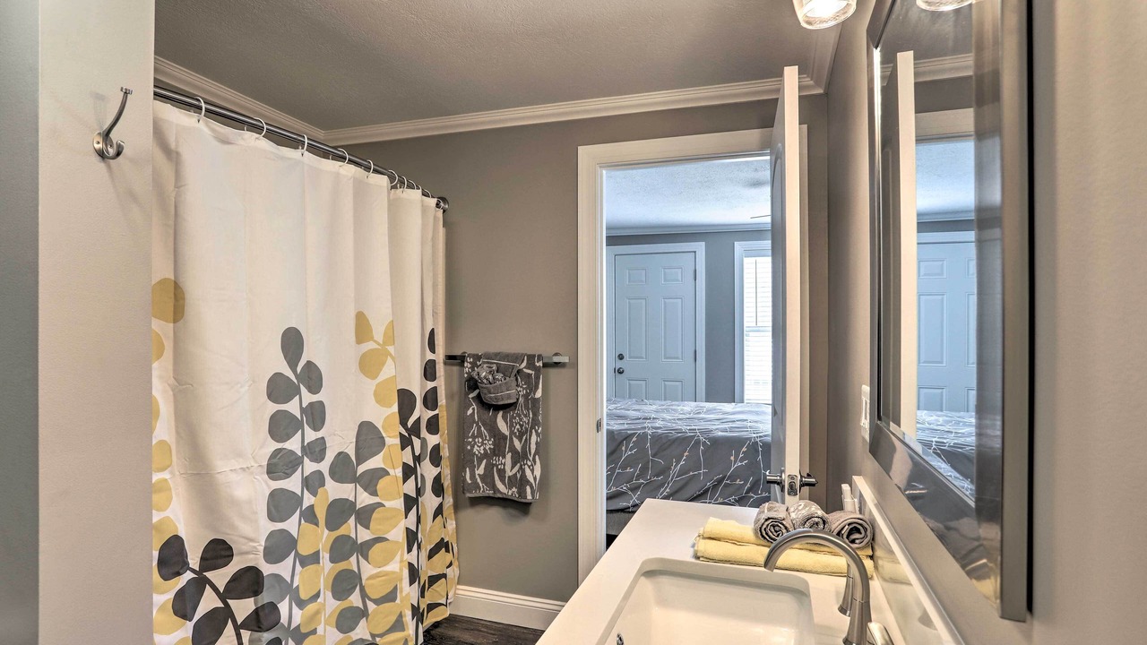 Photo of Bathroom in Lorain