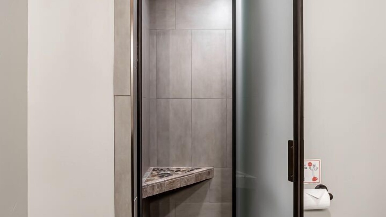 Photo of Bathroom in Island Park