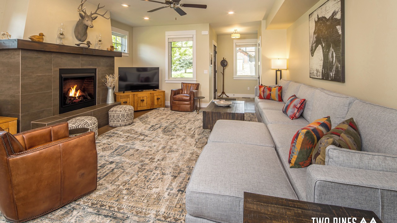 Photo of Livingroom in Big Sky