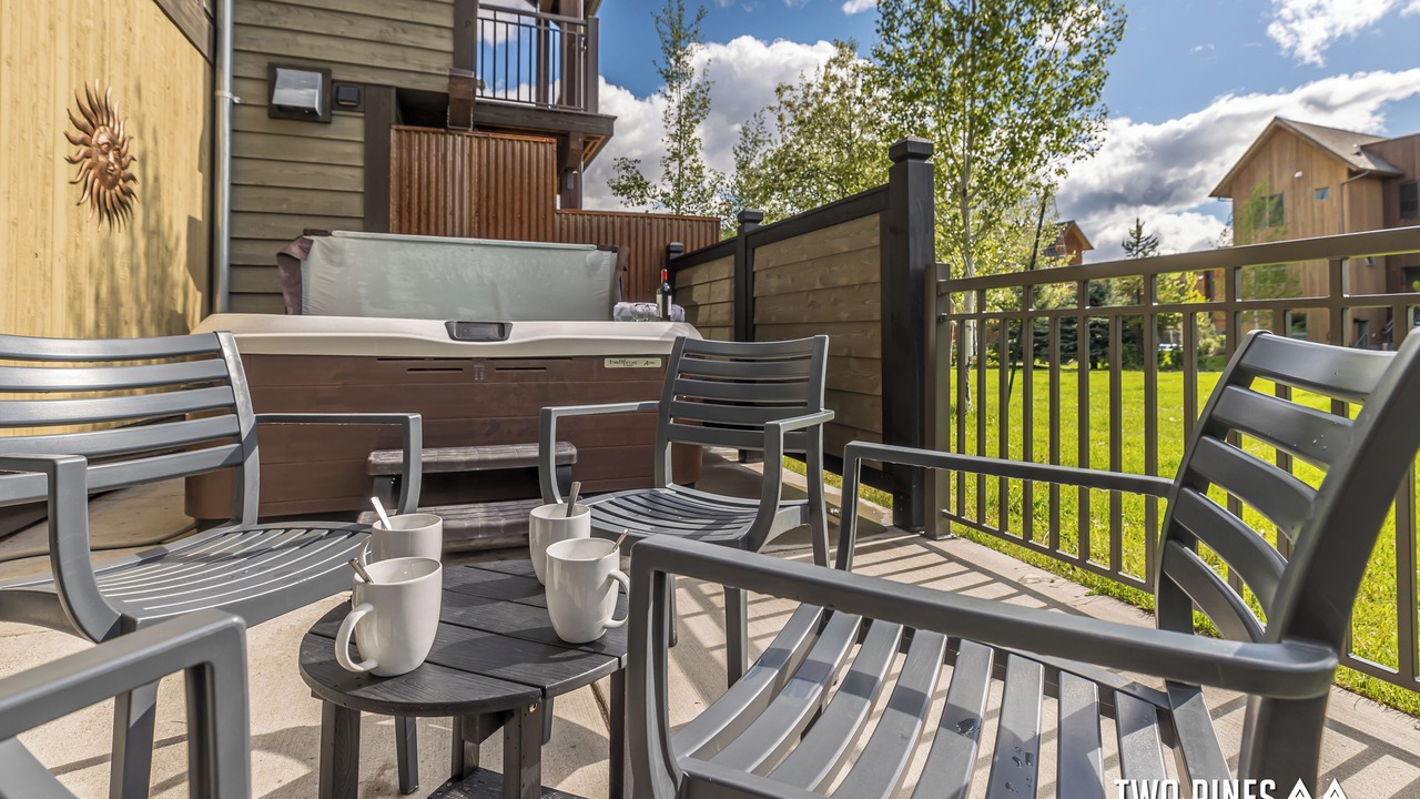 Photo of Patio Balcony in Big Sky