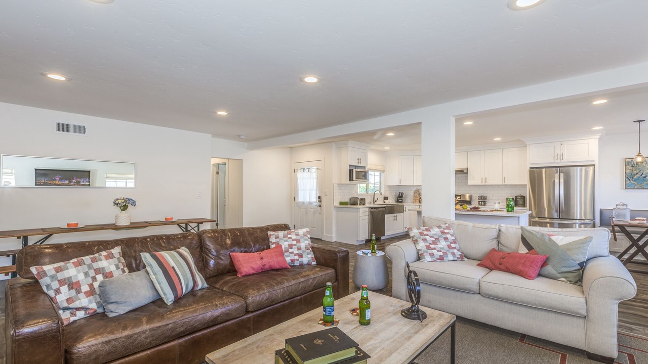 Photo of Livingroom in Hermosa Village
