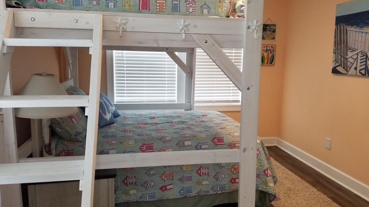 Photo of Bedroom in Topsail Beach