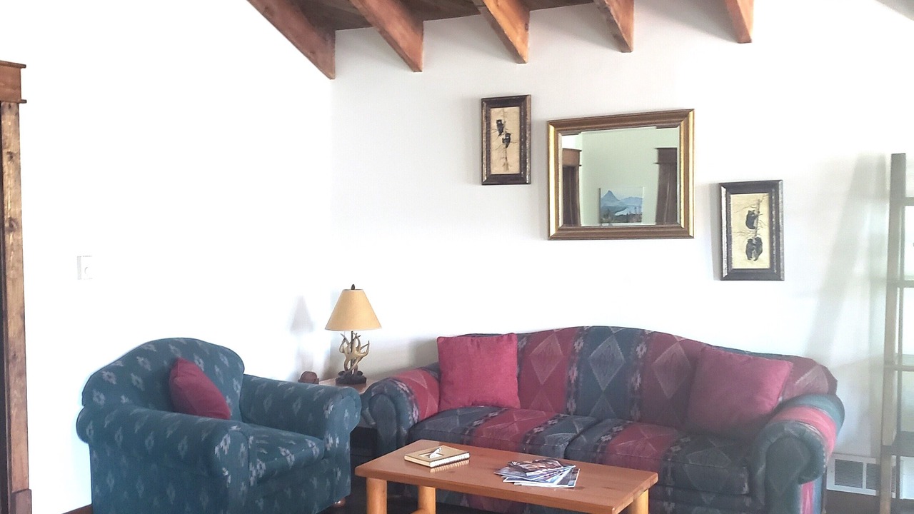 Photo of Livingroom in West Glacier