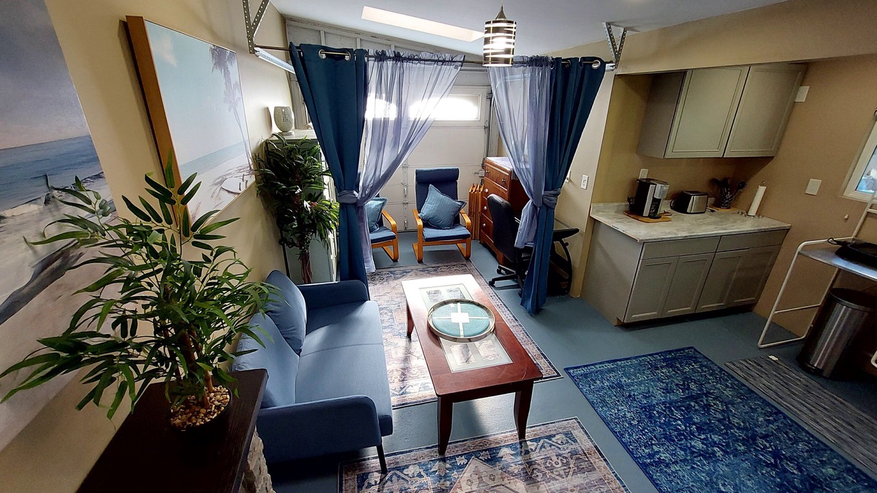 Photo of Bedroom in Mid City