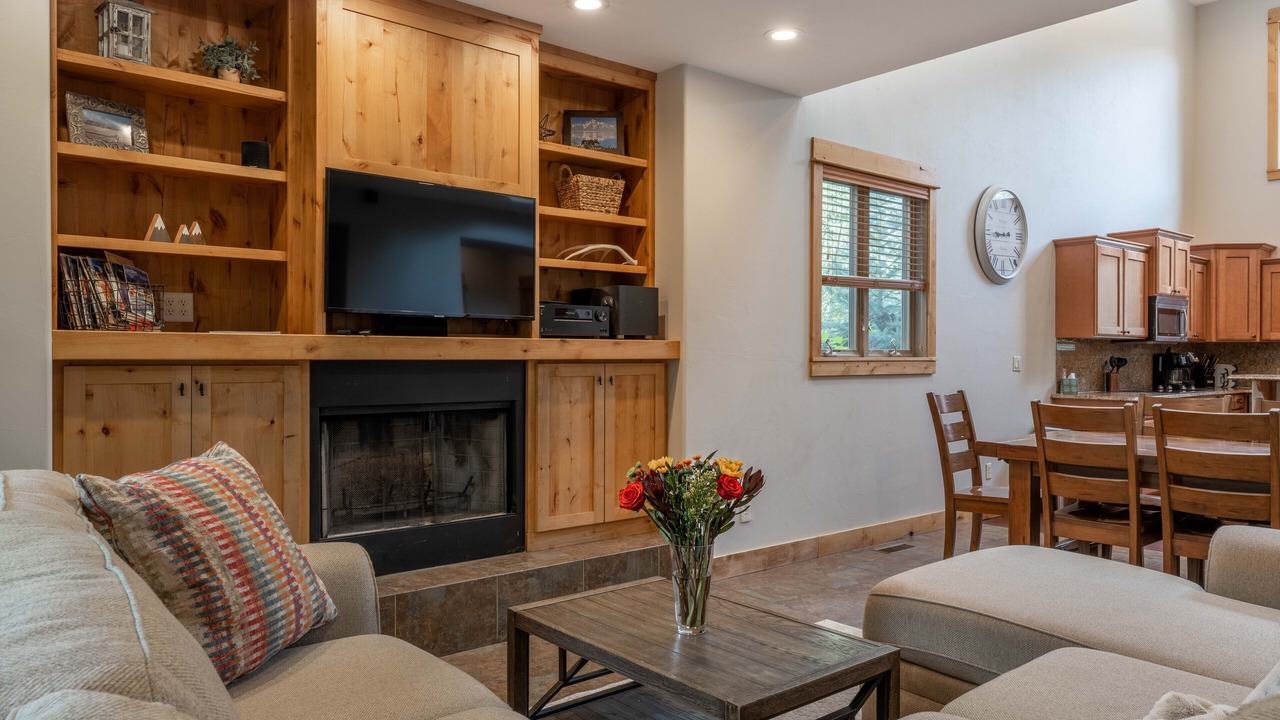 Photo of Livingroom in Victor