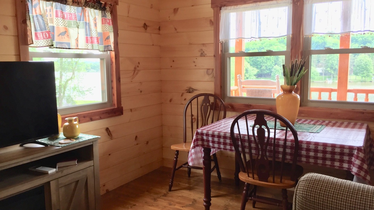 Photo of Livingroom in Hanoverton
