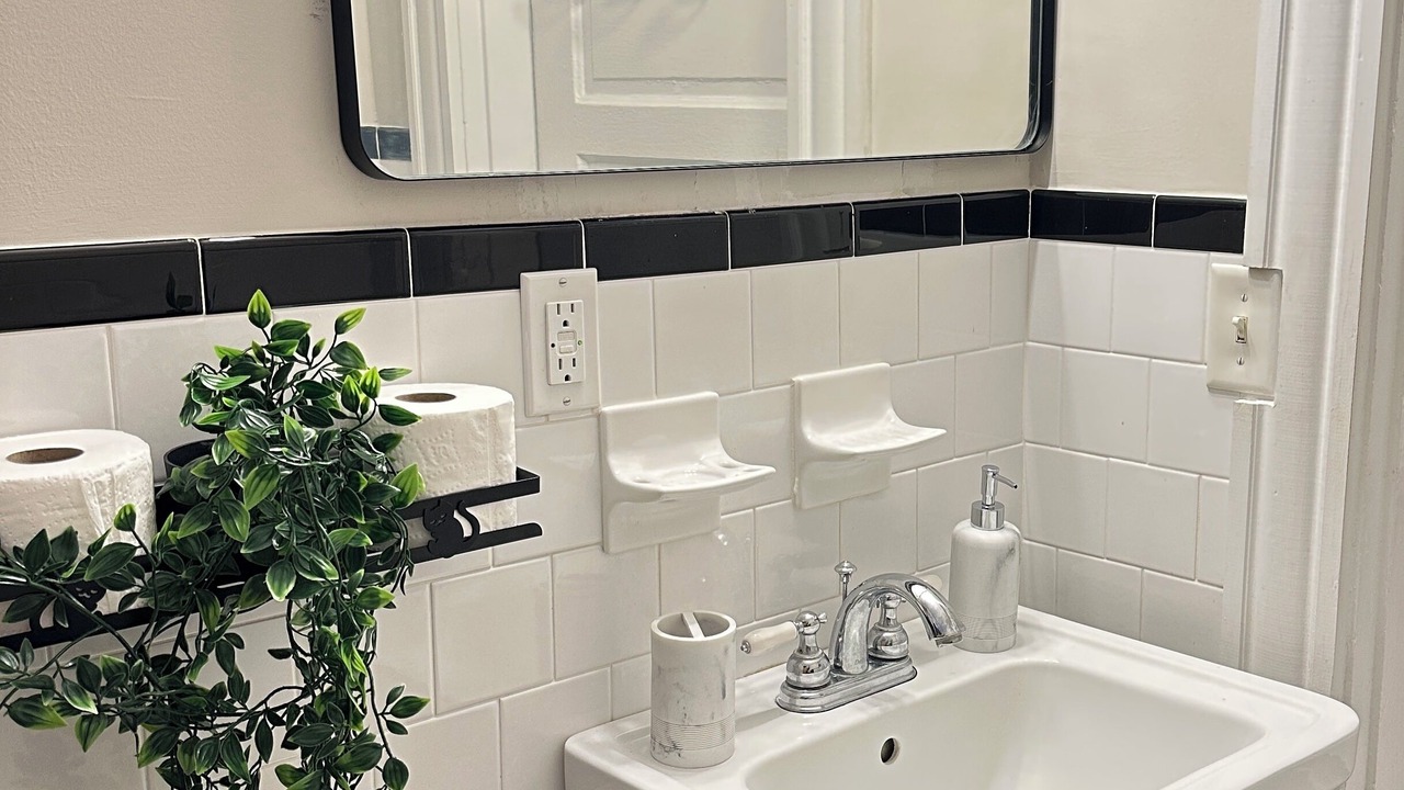 Photo of Bathroom in Fan District