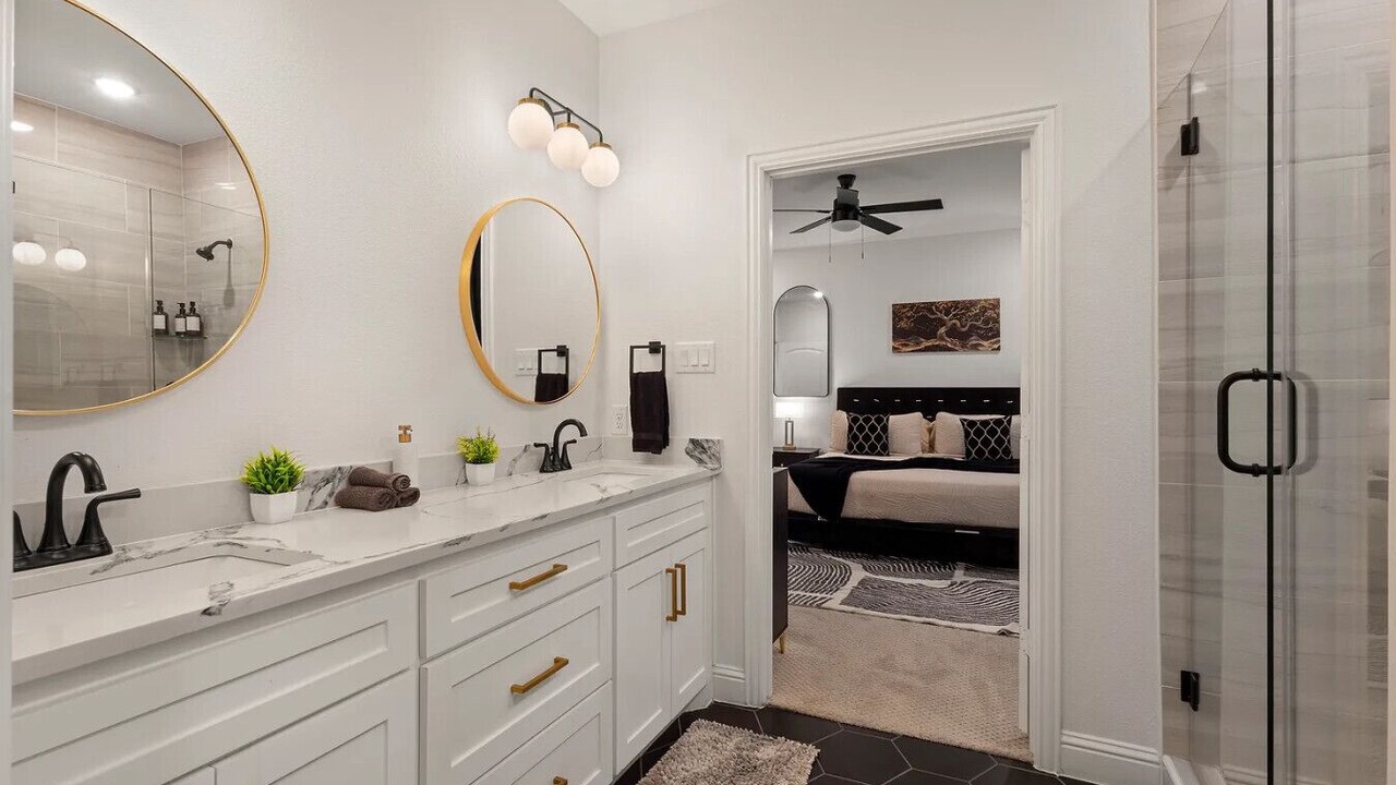 Photo of Bathroom in West Dallas
