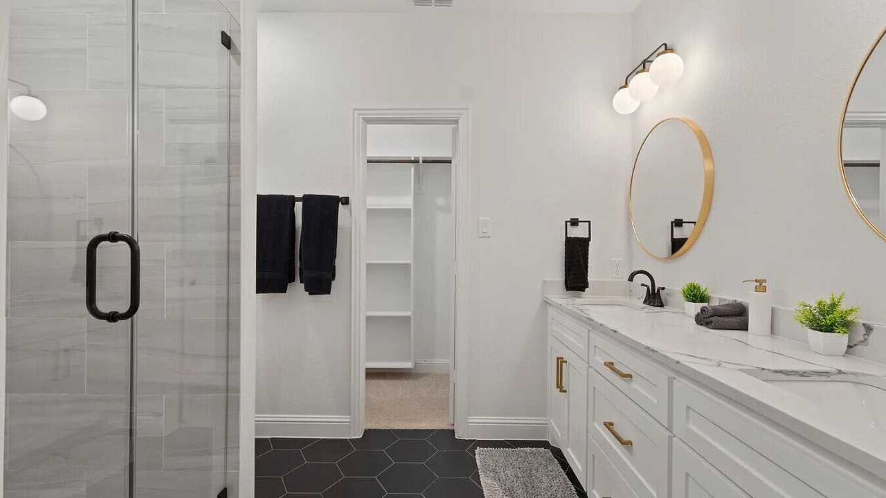 Photo of Bathroom in West Dallas