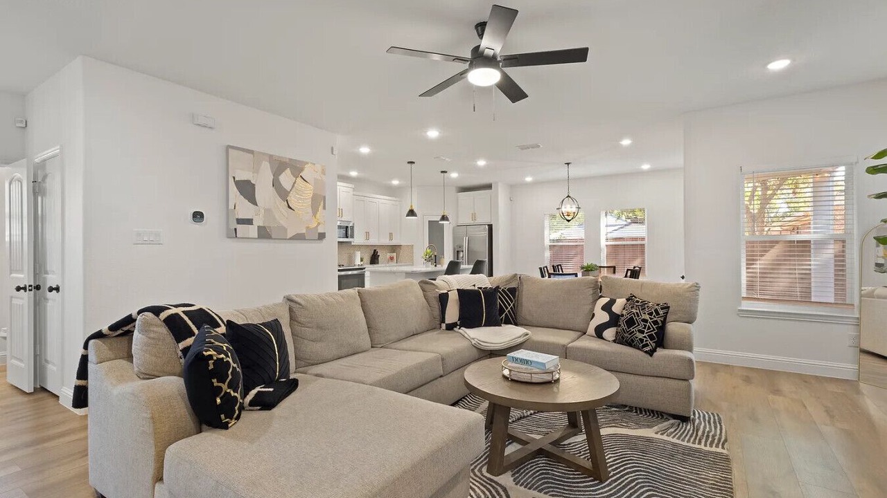 Photo of Livingroom in West Dallas