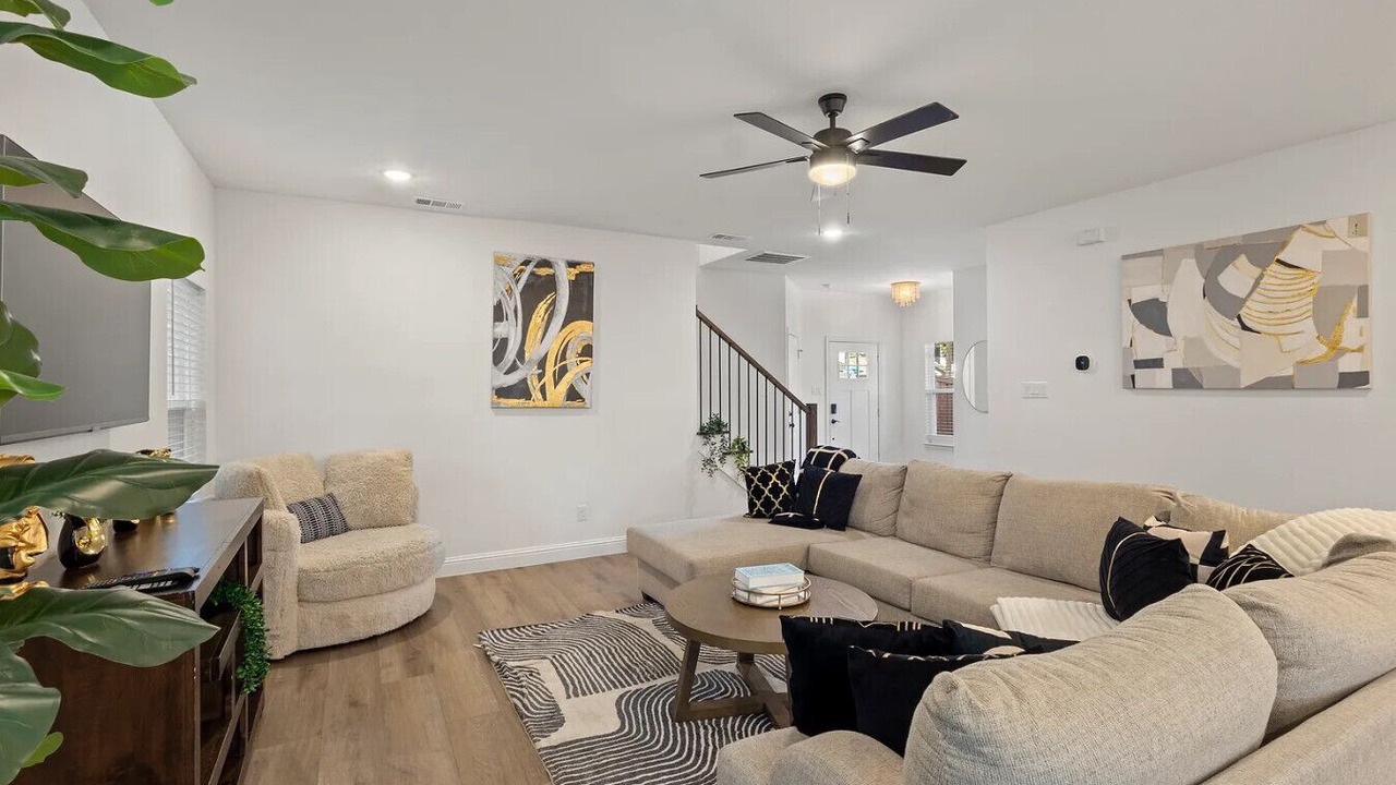Photo of Livingroom in West Dallas