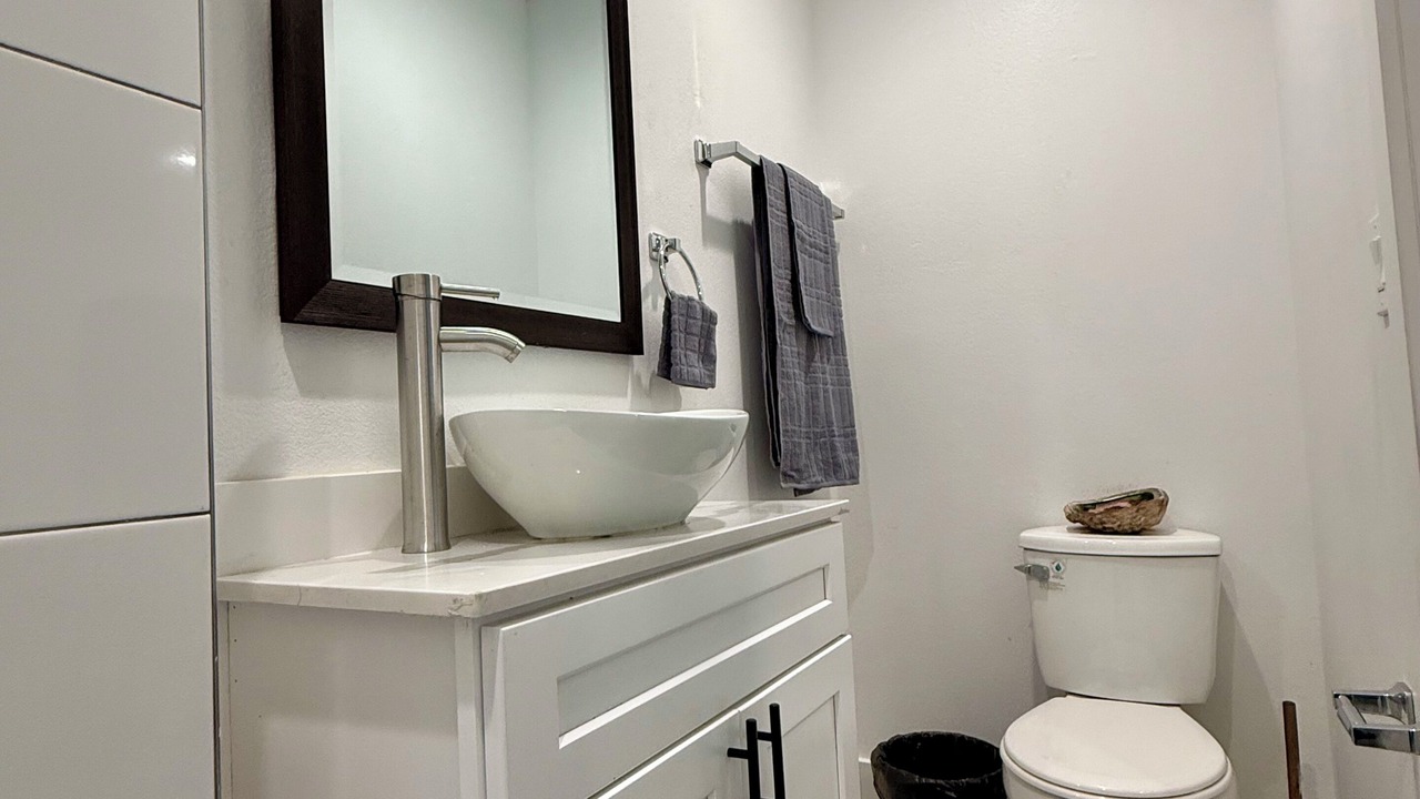 Photo of Bathroom in Downtown Los Angeles