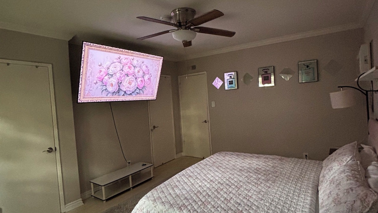 Photo of Bedroom in Beverly Hills