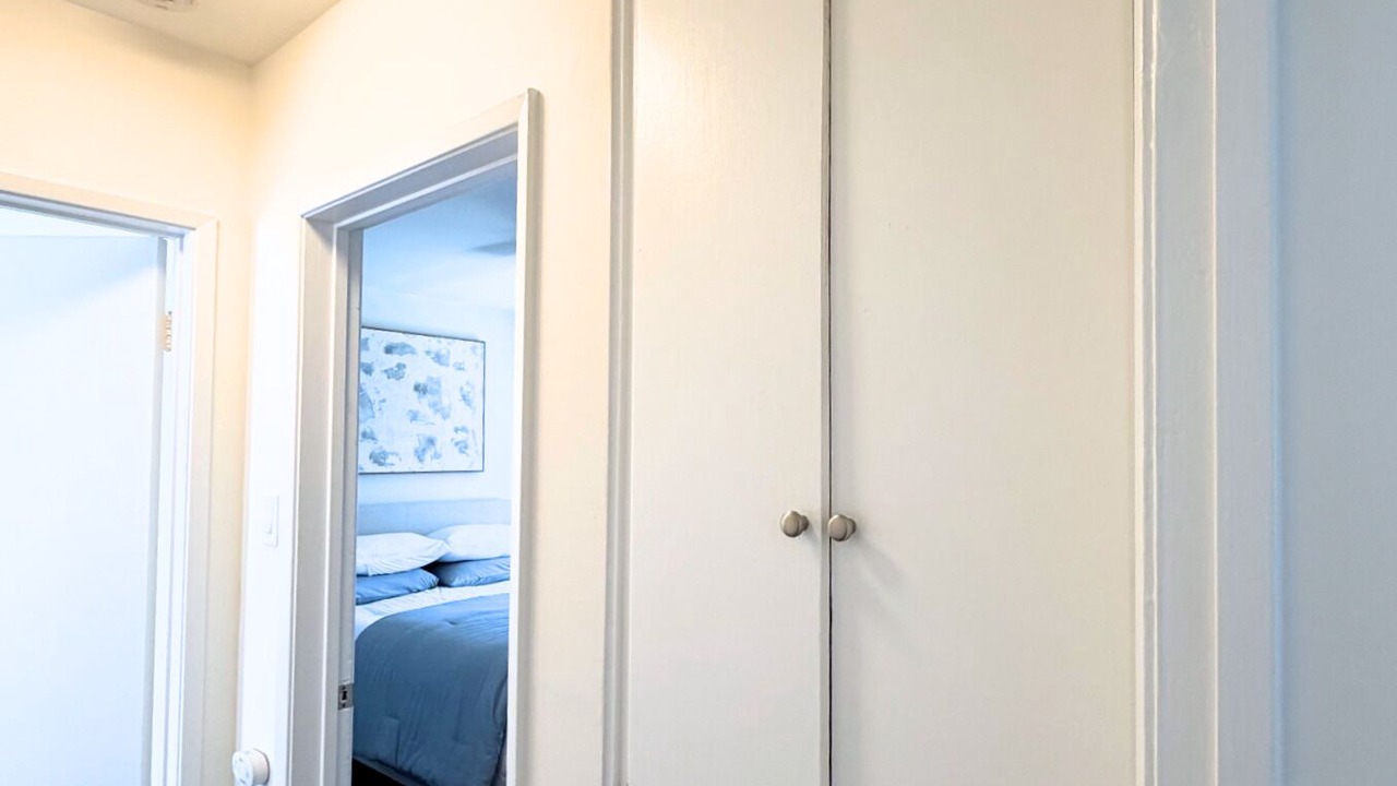 Photo of Bedroom in Mid-Wilshire
