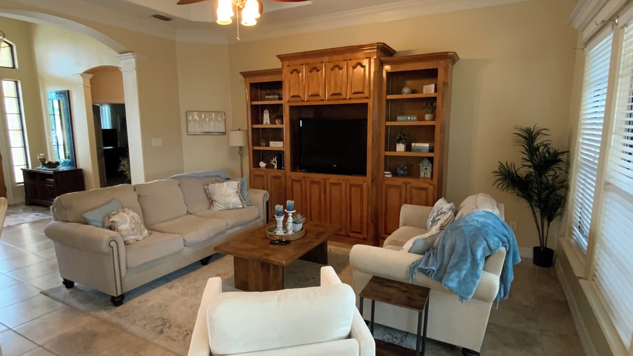 Photo of Livingroom in Laguna Vista