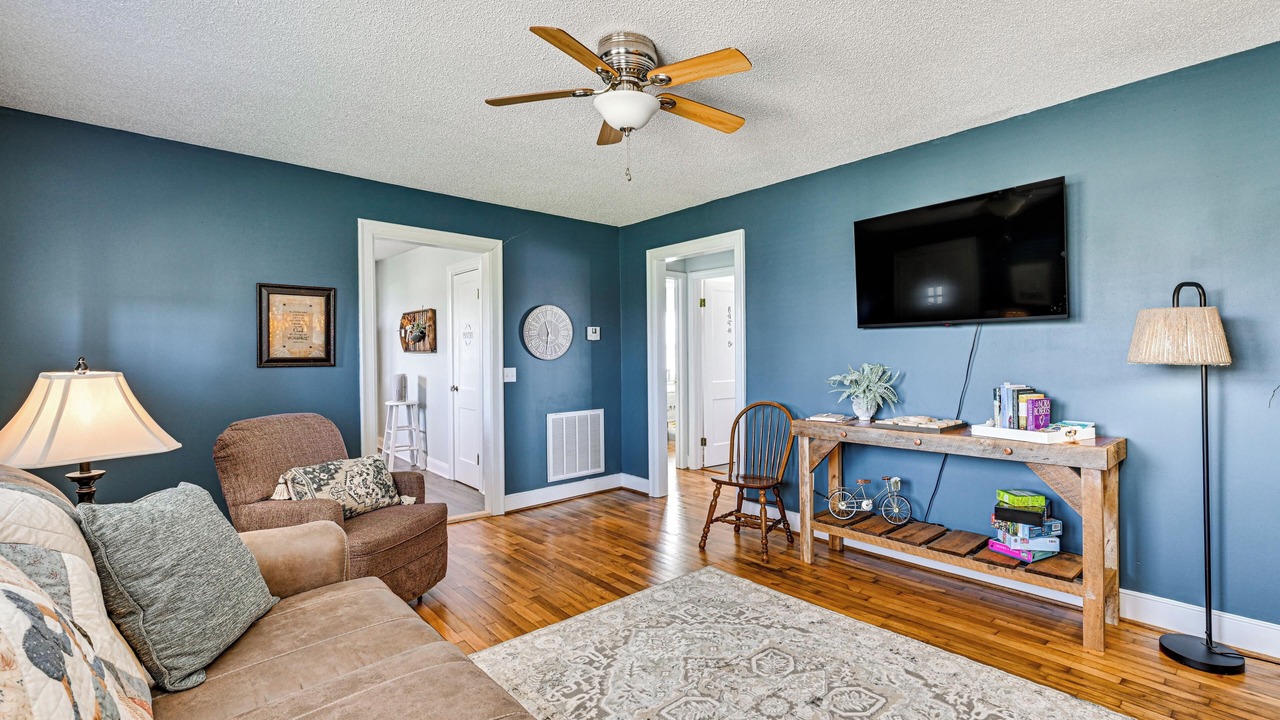 Photo of Livingroom in Crouse