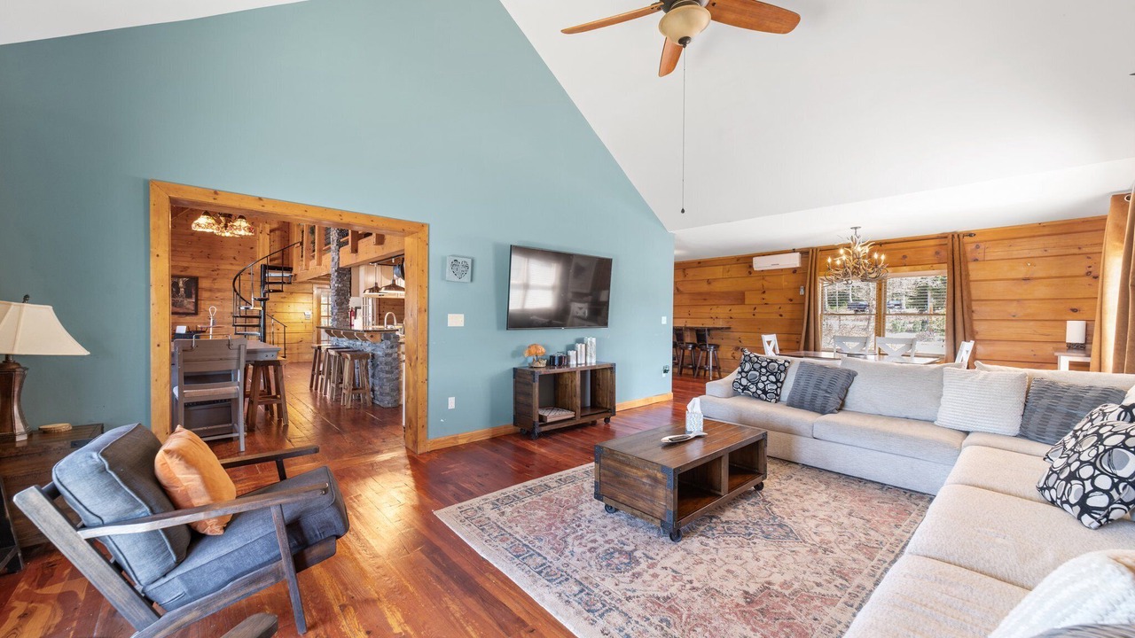 Photo of Livingroom in Southmont