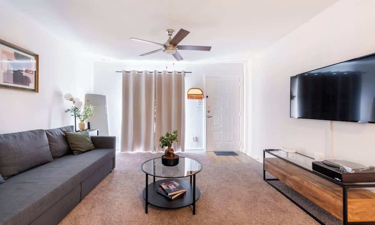 Photo of Livingroom in South Lamar