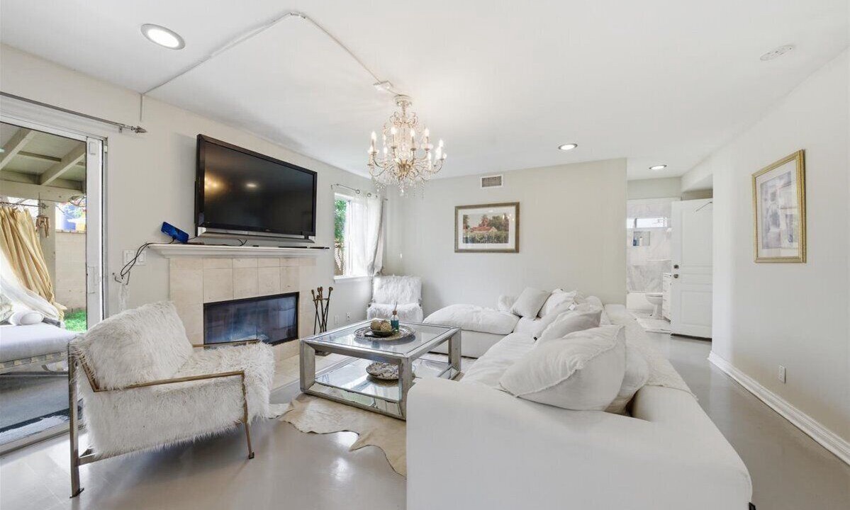 Photo of Livingroom in Lomita