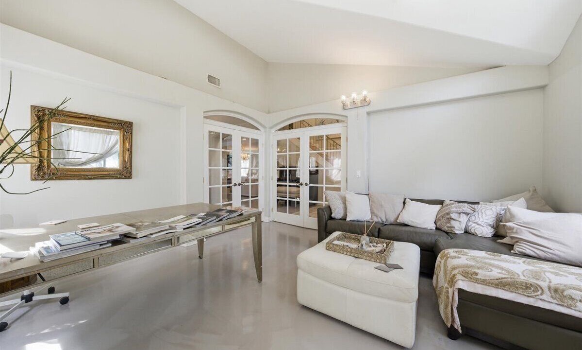 Photo of Livingroom in Lomita