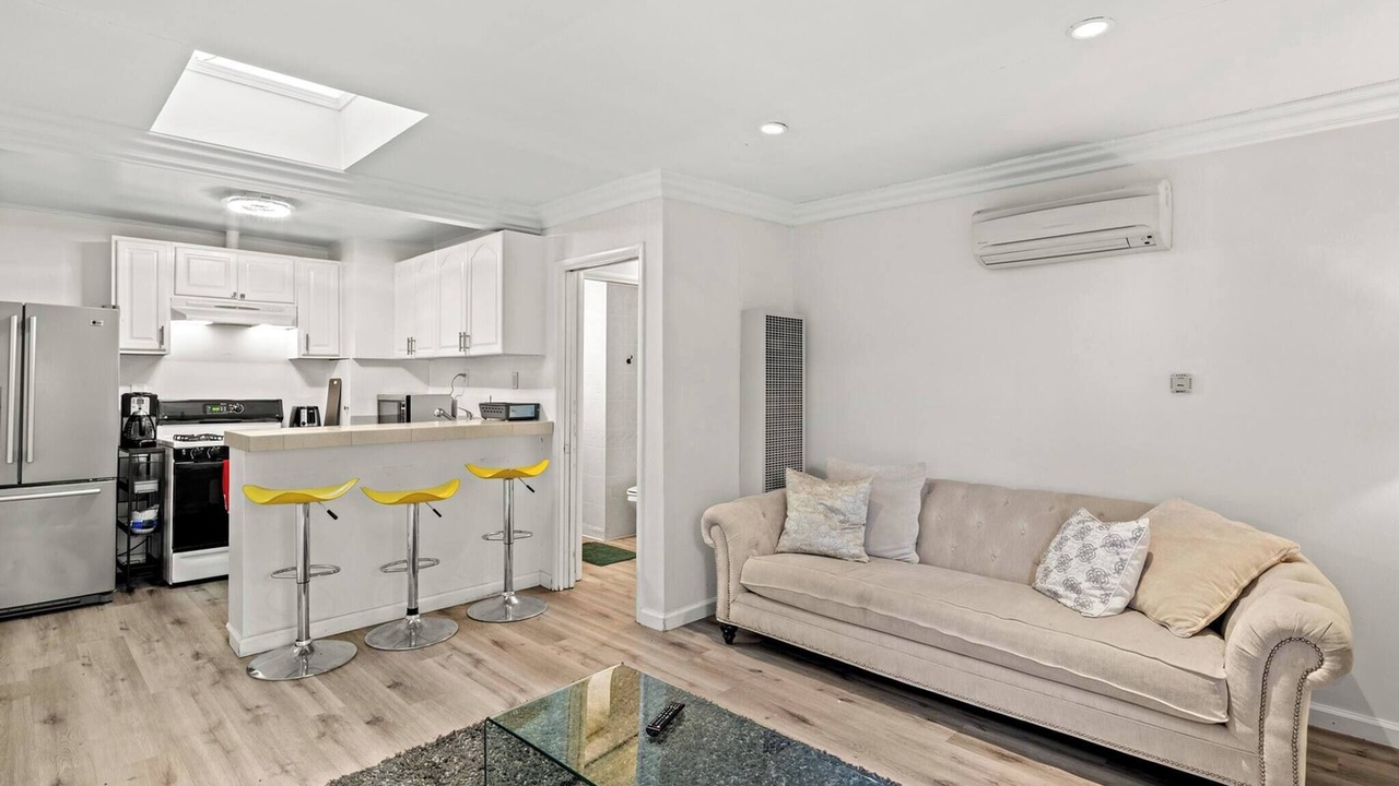 Photo of Livingroom in Beverly Hills