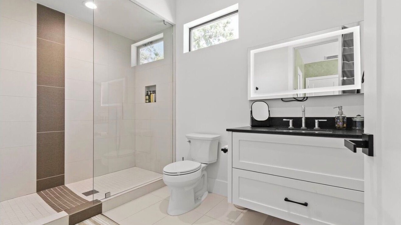 Photo of Bathroom in Garden Oaks