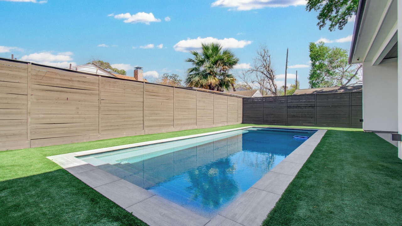 Photo of Outdoor in Garden Oaks