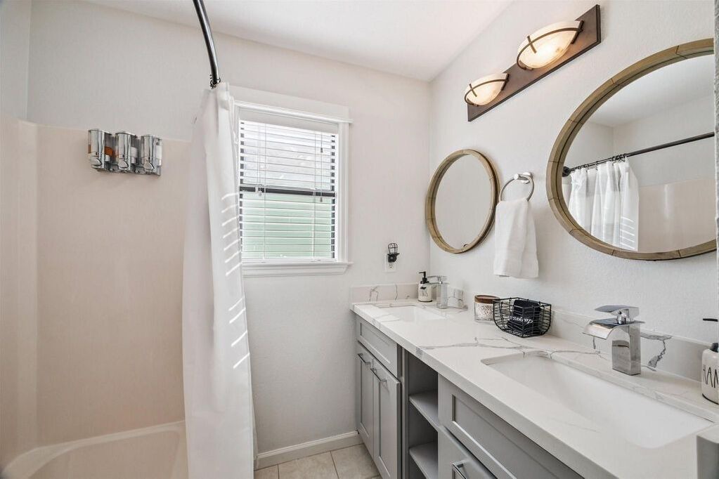 Photo of Bathroom in Galveston