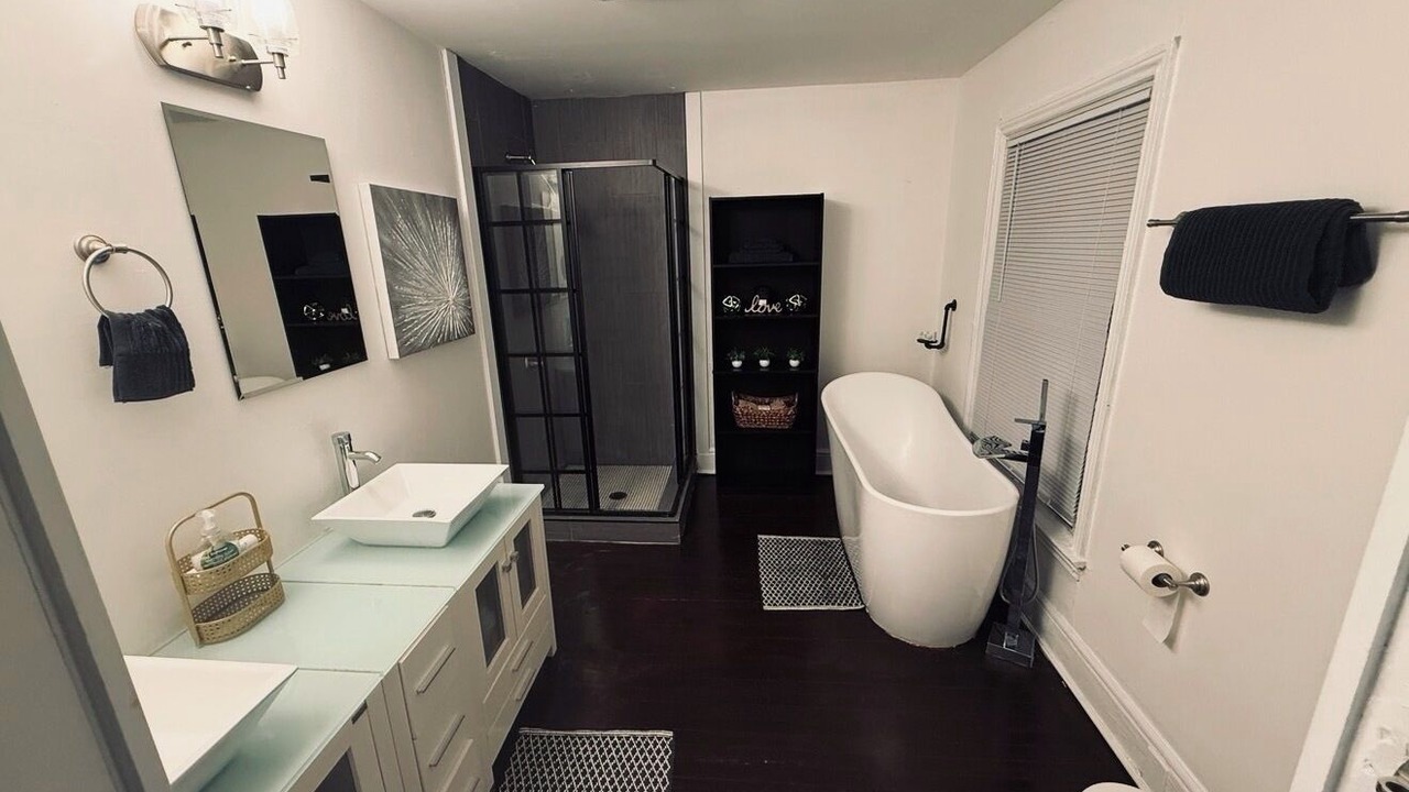 Photo of Bathroom in East Point