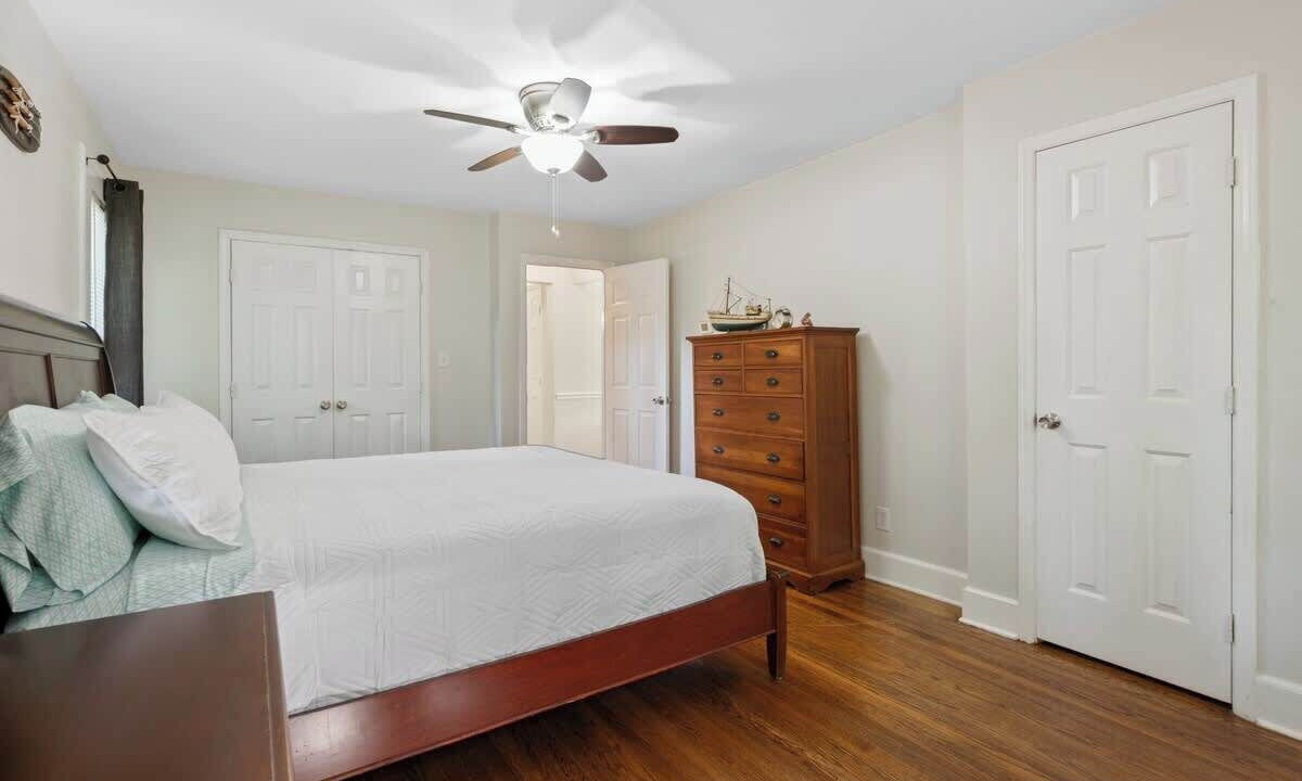 Photo of Bedroom in Commonwealth Park