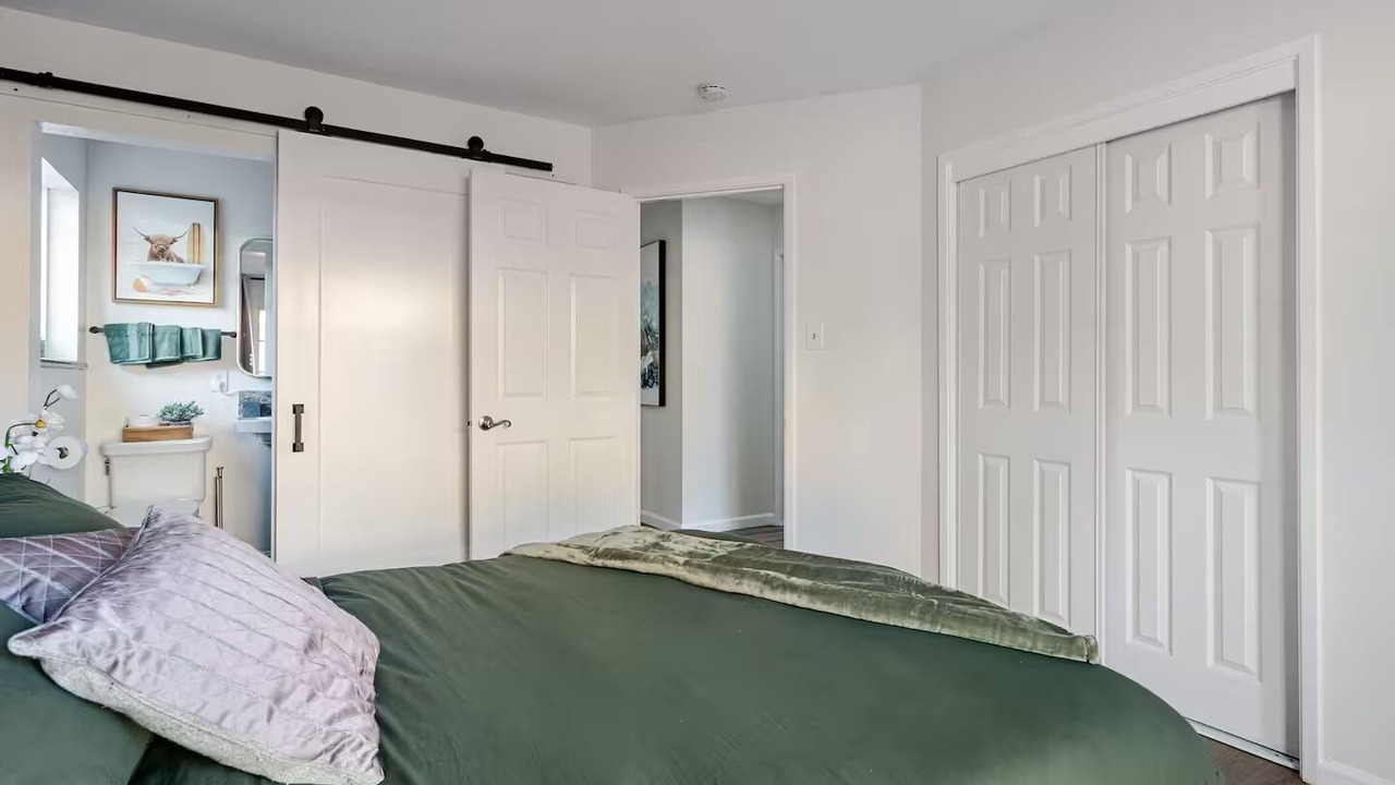 Photo of Bedroom in Central District