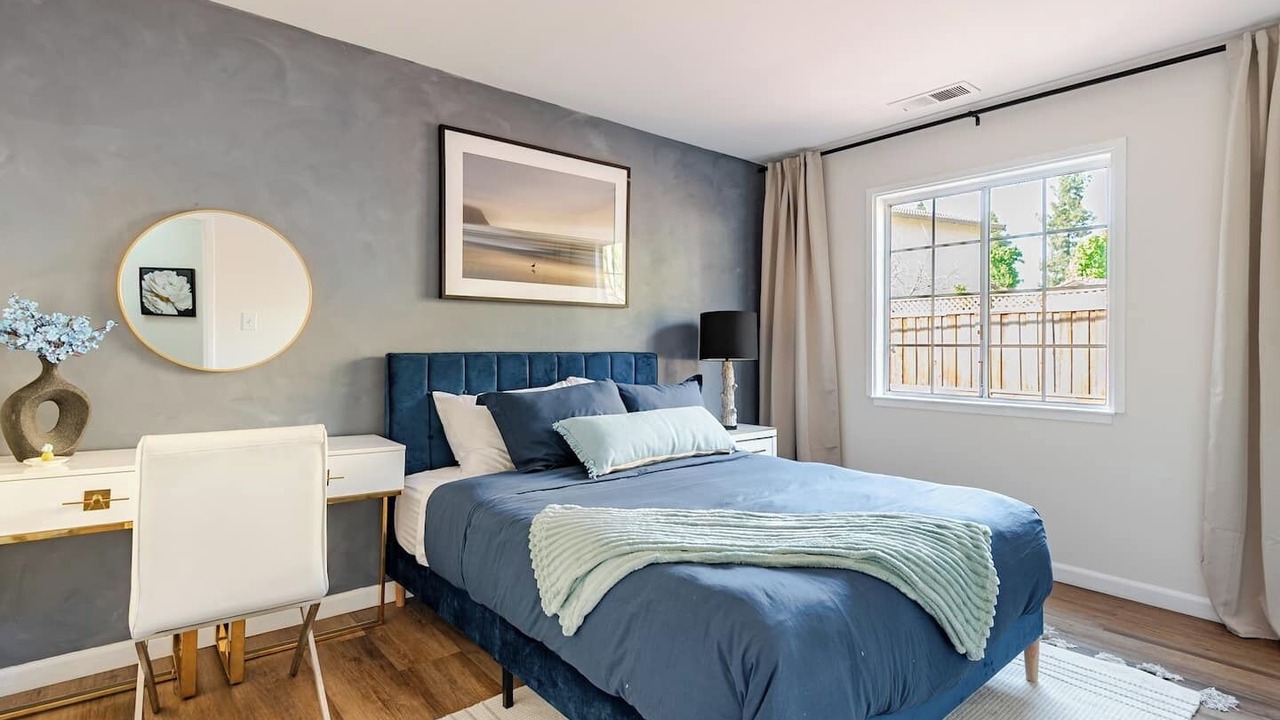 Photo of Bedroom in Central District