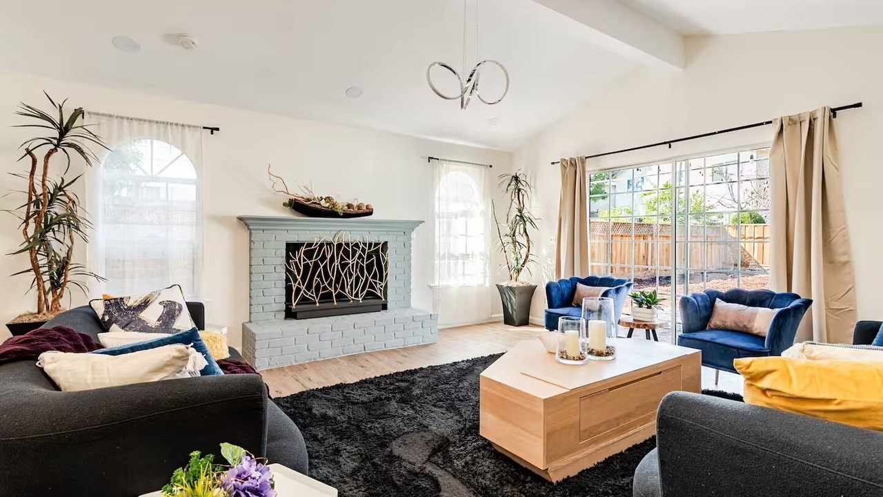 Photo of Livingroom in Central District