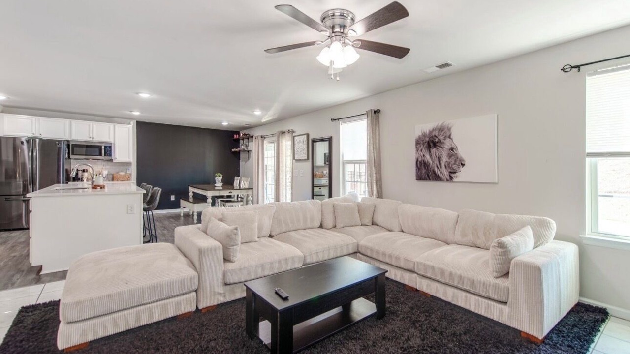 Photo of Livingroom in Monroe