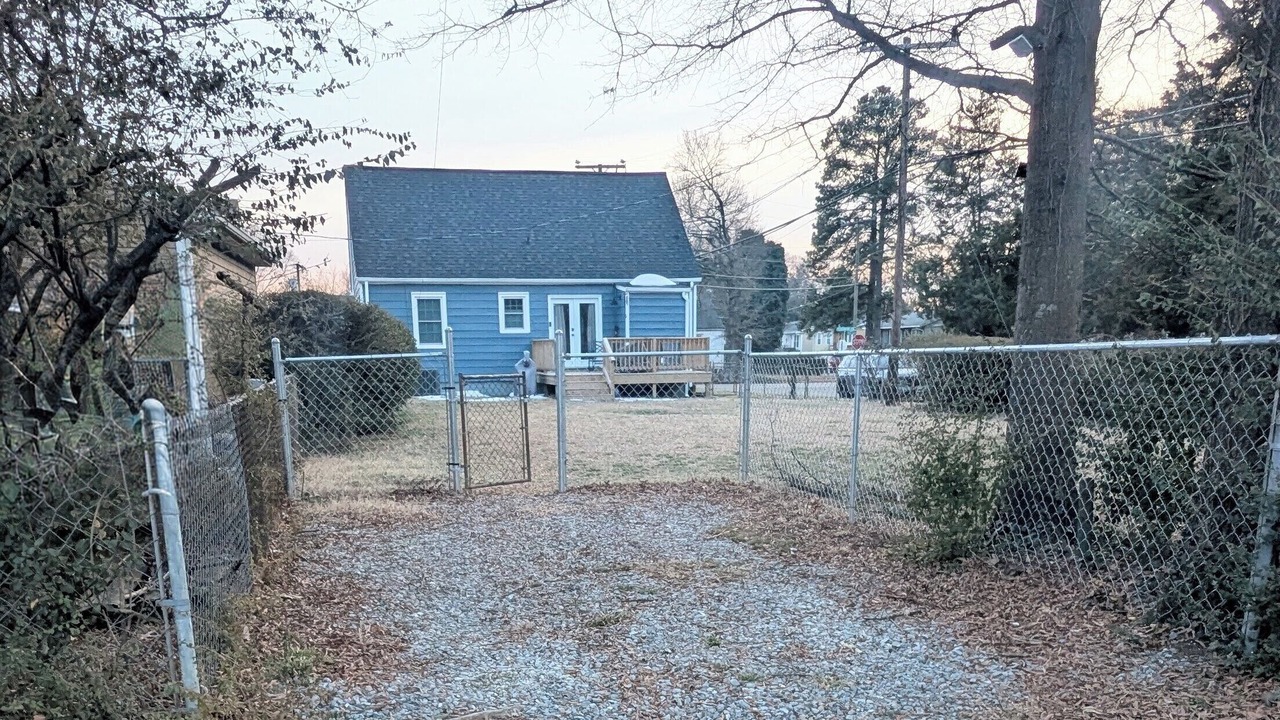 Photo of Others in Mosby