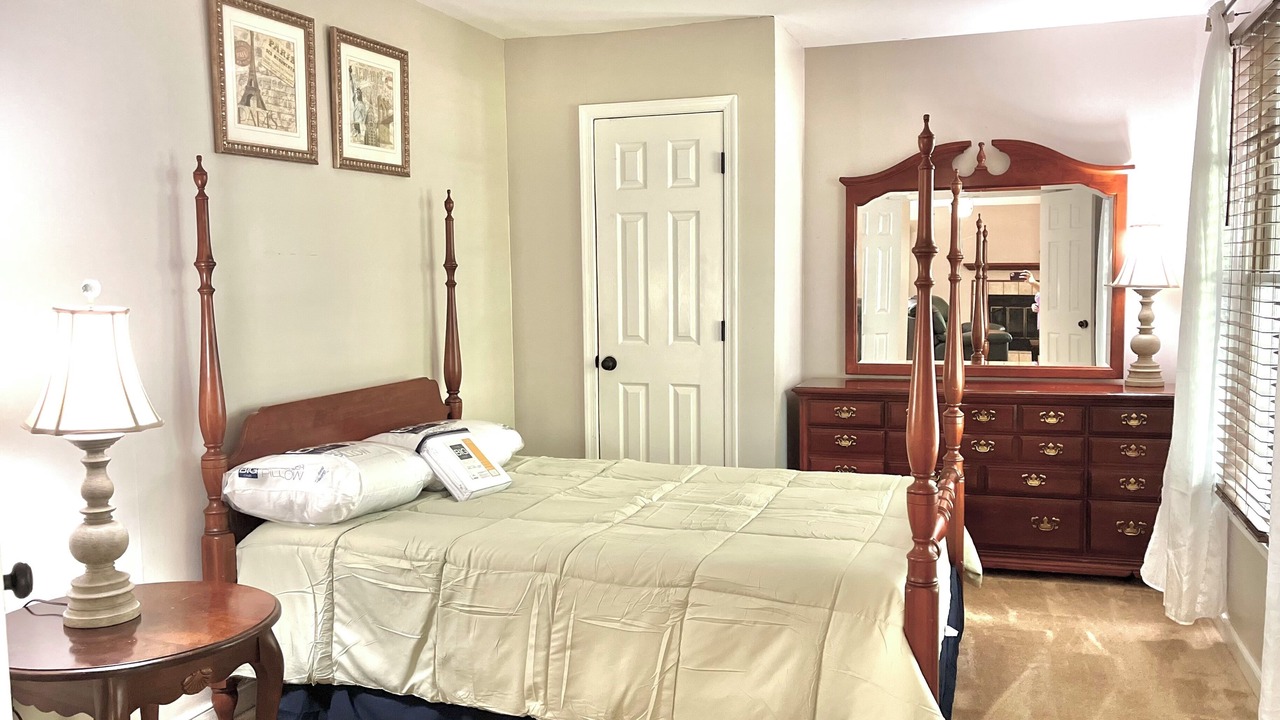 Photo of Bedroom in Woodlake