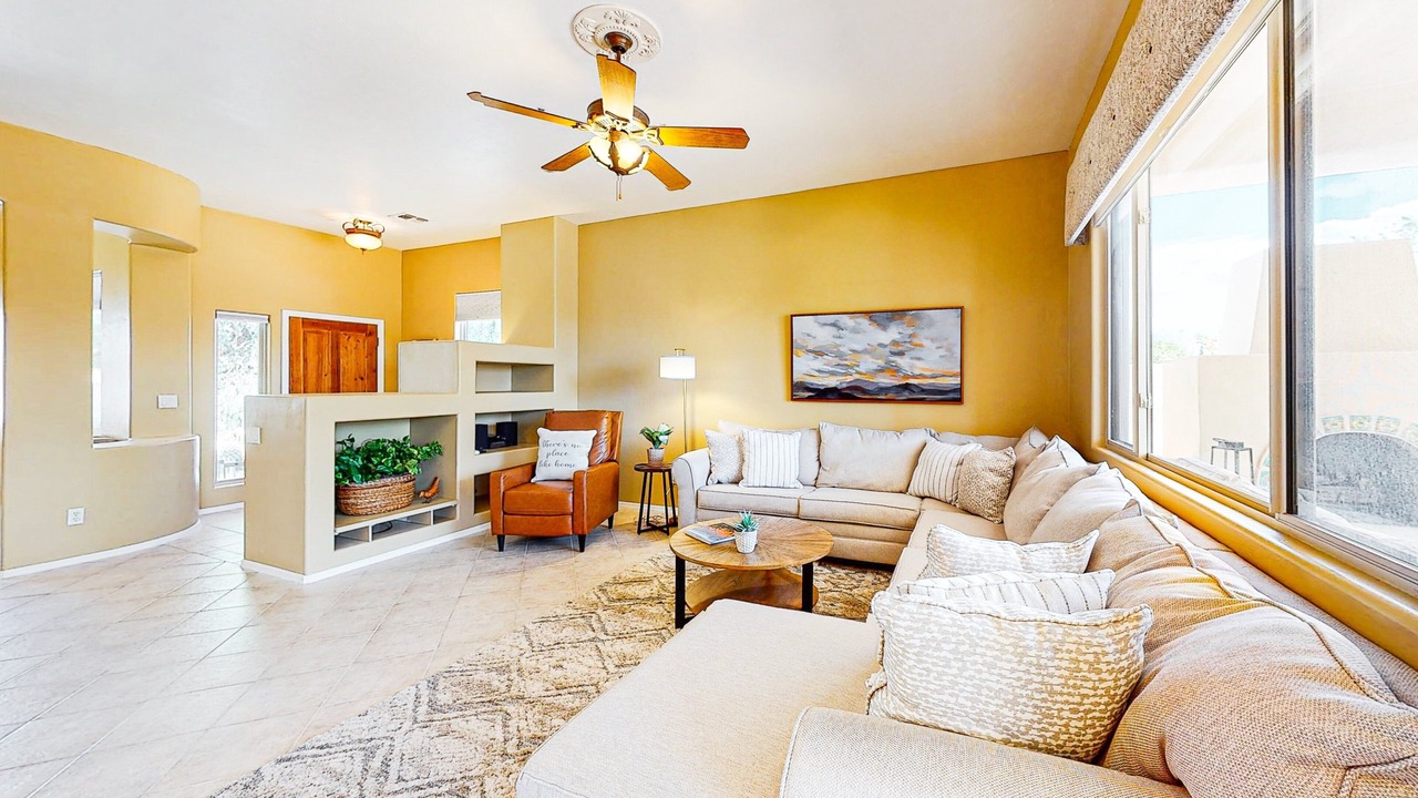 Photo of Livingroom in Dove Mountain