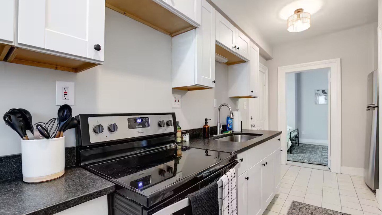 Photo of Kitchen in Monroe Ward