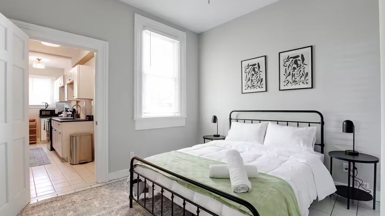 Photo of Bedroom in Monroe Ward