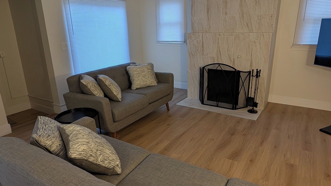 Photo of Livingroom in Flint