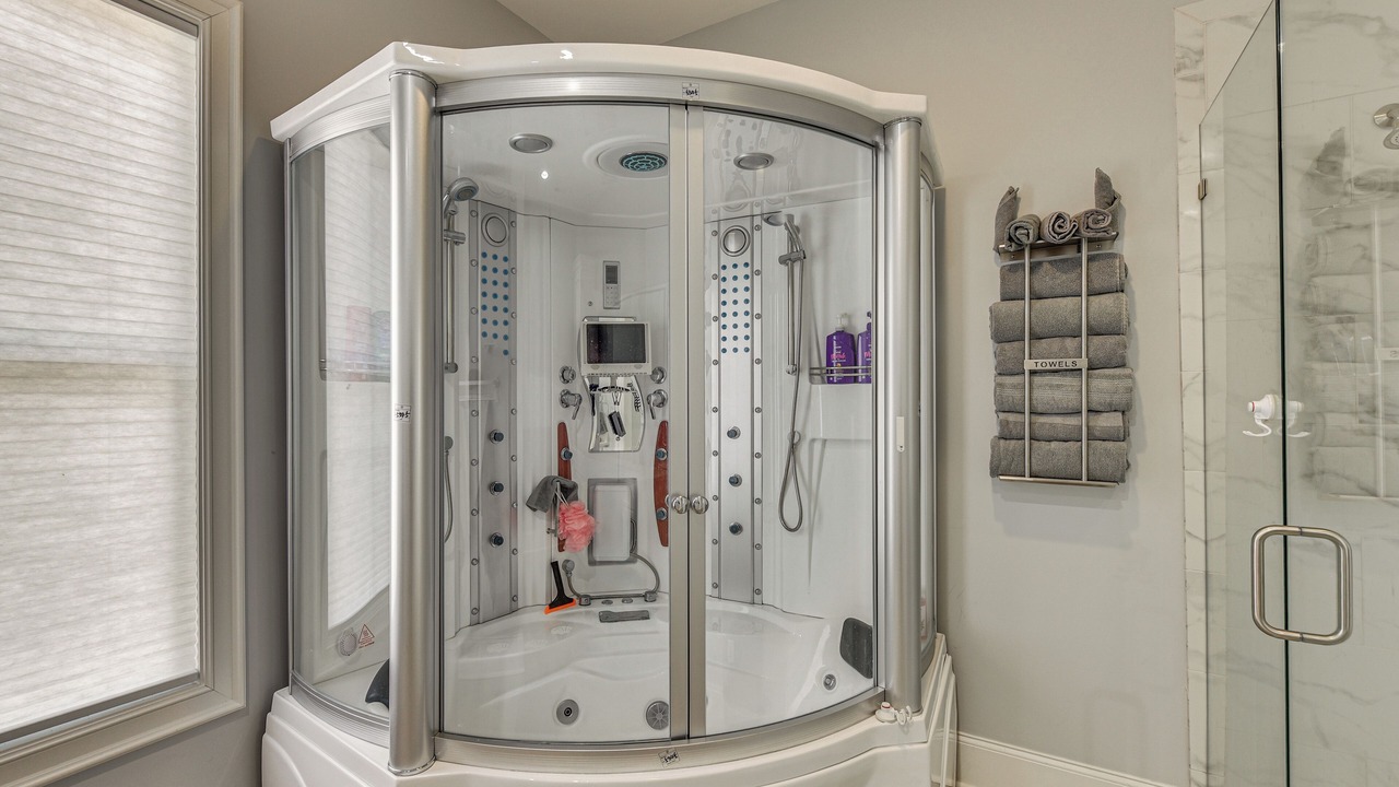 Photo of Bathroom in Bowling Green