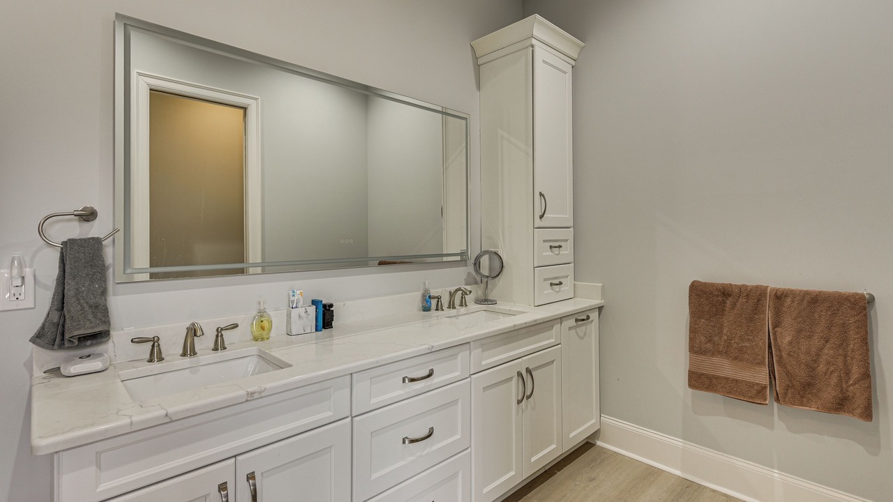Photo of Bathroom in Bowling Green